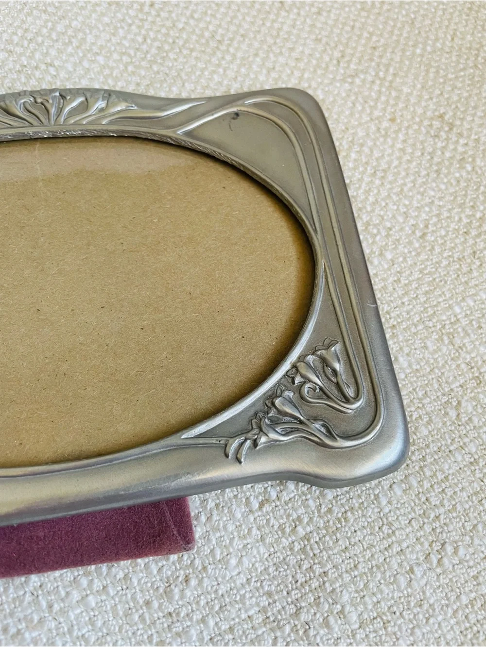Vintage Pewter Silver-Tone Oval Photo Frame with Floral Accents